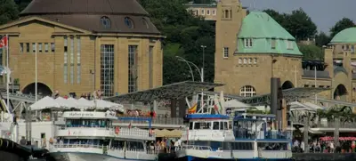 Foto von Bordparty im Hamburger Hafen