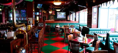 Foto von Yours Sports Bar