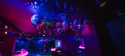 Foto von Bolena Partyraum