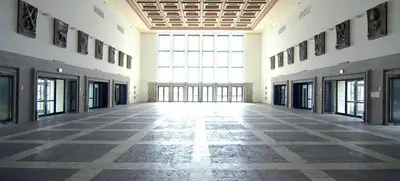 Foto von Alter Flughafen München - Wappenhalle