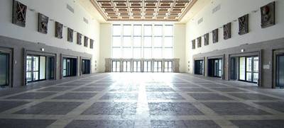 Foto von Alter Flughafen München - Wappenhalle