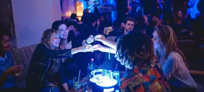 Foto von Aufregendes Klassentreffen mit Party und Weinpauschale