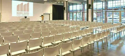 Foto von media docks - business & conference center