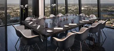 Foto von Meeting in the Sky
