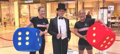 Foto von Life-Size Monopoly