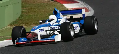 Foto von Supersportwagen fahren auf dem Hockenheimring