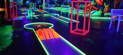 Foto von 3D Schwarzlicht Minigolf in der GlowZone Augsburg