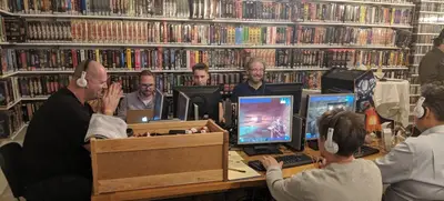 Foto von Spielevent mit Retro Konsolen und Homecomputern im bespielbaren Museum