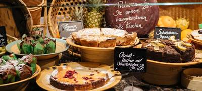 Foto von Kaffee, Kuchen und Führung