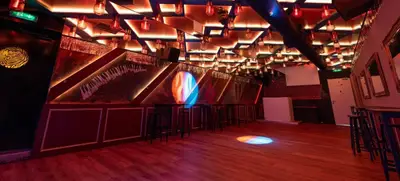 Foto von Goldfinger Club
