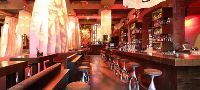 Foto von east Hotel & Restaurant Bar & Lounge