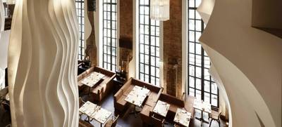 Foto von east Hotel & Restaurant Bar & Lounge