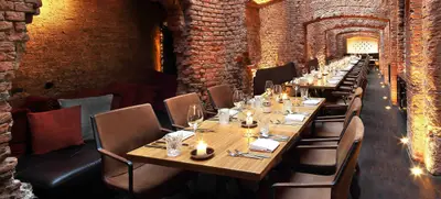 Foto von east Hotel & Restaurant Bar & Lounge