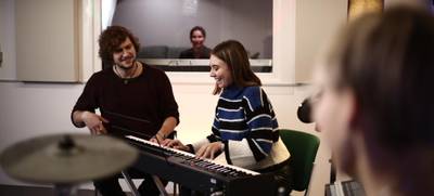 Foto von Macht Euren eigenen Teamsong - Vom Songwriting bis zum Musikvideo