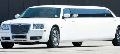 Foto von Party-Stretchlimousine