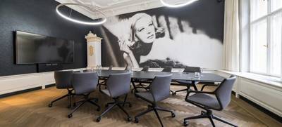 Foto von SATELLITE OFFICE KUD15 Gloria Berlin Konferenzraum „Hildegard Knef“