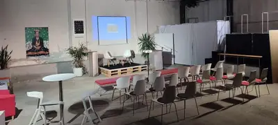 Foto von Area 77