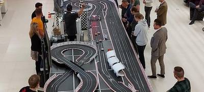 Foto von Carrera Autorennbahn Event für Erwachsene