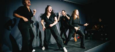 Foto von TEAMBUILDING auf der Stage