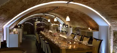Foto von Weinprobe mit Menü im Weinkeller des Kastens Hotels Luisenhof