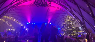 Foto von Weihnachtsfeier im Pavillon