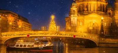 Foto von Weihnachtsfeier auf dem Schiff feiern