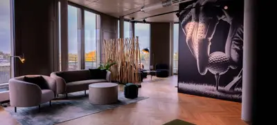 Foto von IRONsix Golf & Bar