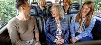 Foto von Stadtrundfahrt / Stadttour im Oldtimer Bulli | Teamevent & Teambuilding (2,5h)
