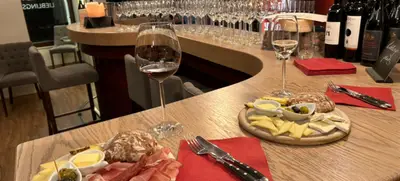 Foto von Weinprobe in der ROSE Wein-Brasserie, direkt vom kleinen familiengeführten Weingut