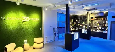 Foto von Gläserne 3D Fabrik Showroom