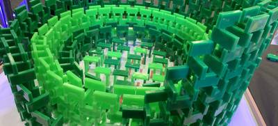 Foto von Domino Challenge