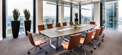 Foto von Ihr Meeting mit einer spektakulären Aussicht über Frankfurt 