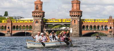 Foto von Teamevent in Berlin - Kanutour im Mannschaftskanadier