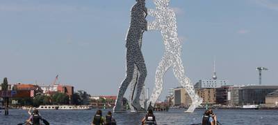 Foto von Geführte Kanutour durch Berlin - Walking on Water