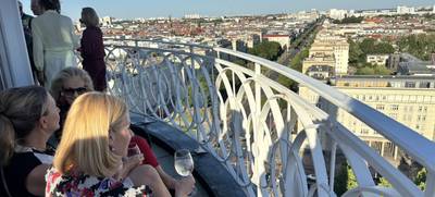 Foto von Stehempfang in der Lounge im Frankfurter Turm
