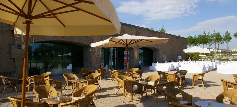 Foto 2 von BUGA LOUNGE