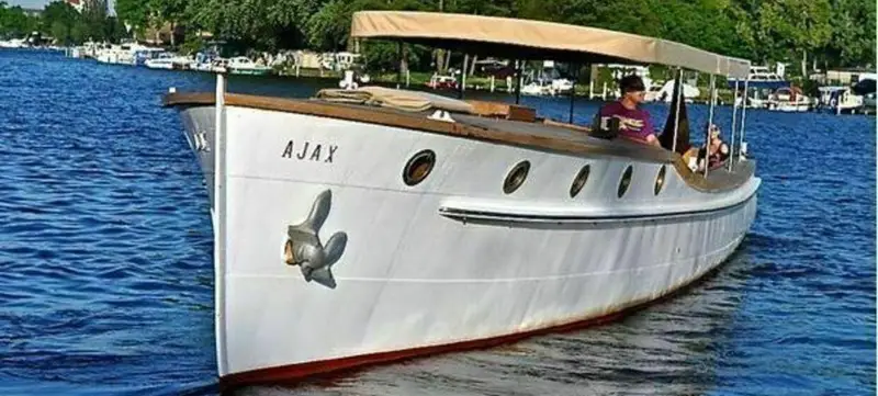 Foto 1 von Das Lotsenboot Ajax