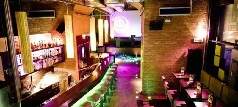 Foto 2 von AlliN Club