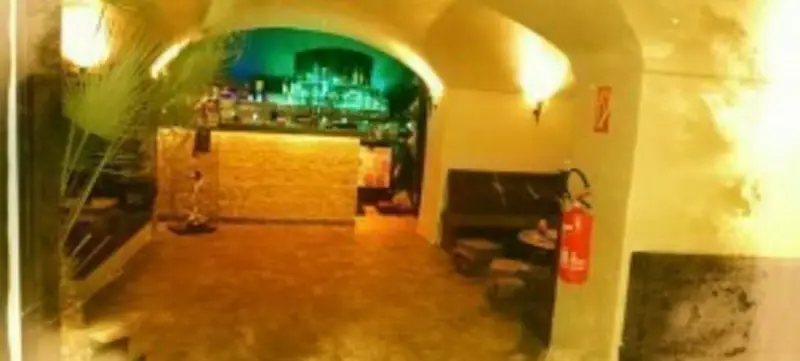 Foto 2 von Esteam Bar