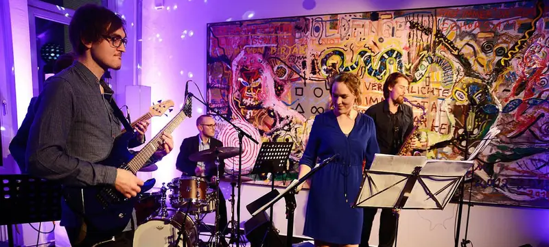 Foto 2 von Blue Spoons