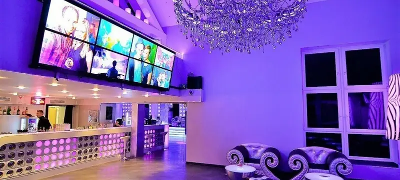 Foto 5 von Nobless Club Thr3e