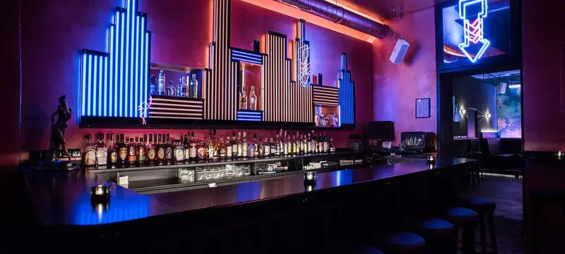 Foto 1 von Dive Bar