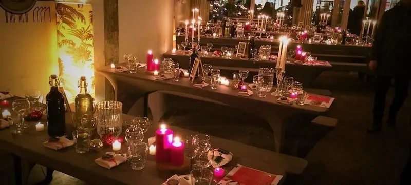 Foto 1 von Lockere Weihnachtsfeier mit Leckereien