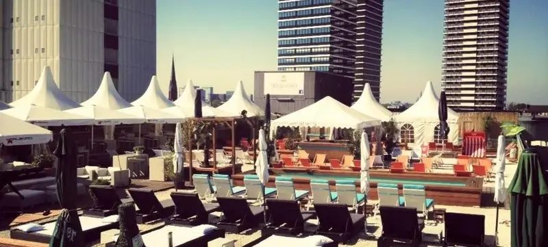 Foto 1 von Sky & Sand Beachclub