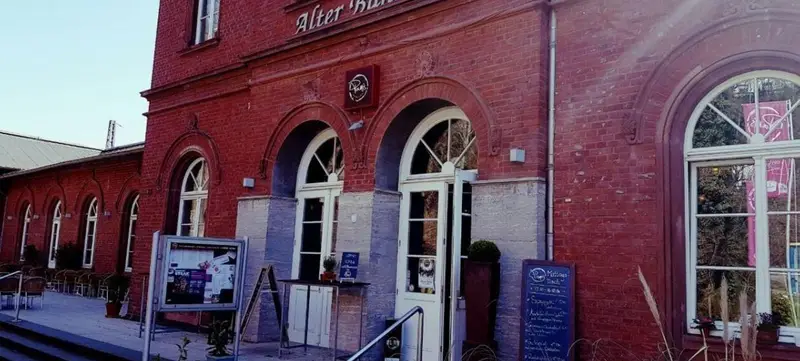 Foto 3 von Pamis im alten Bahnhof