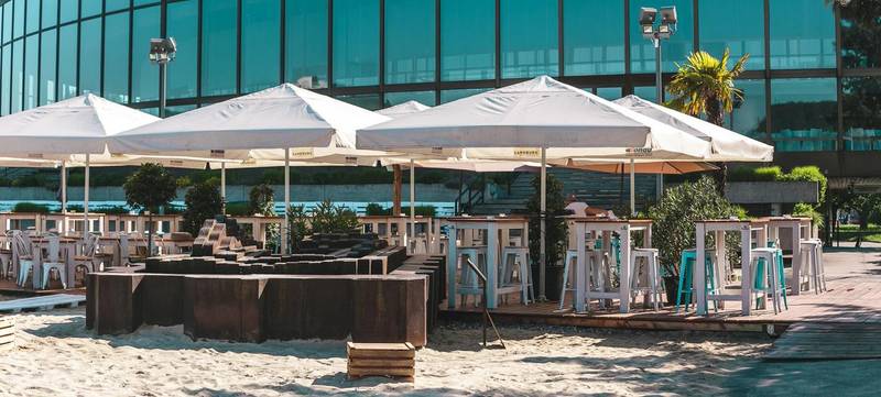 Foto 2 von Sandburg - Strand Küsst Bar