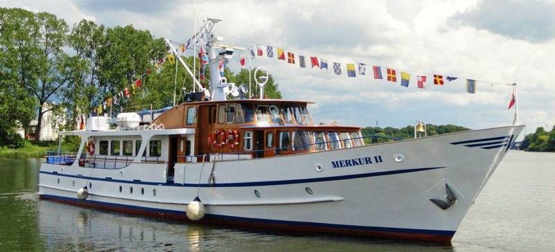Foto 2 von Motoryacht "Merkur II"