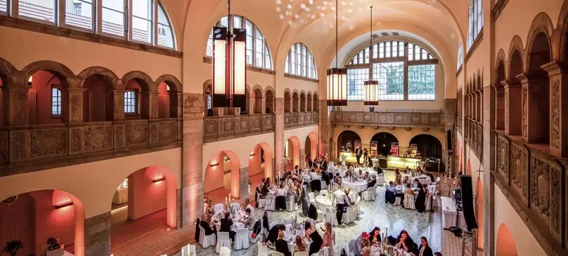 Foto 1 von Hochzeit im historischen Stadtbad