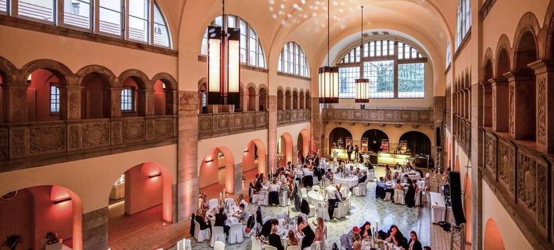 Foto 1 von Hochzeit im historischen Stadtbad