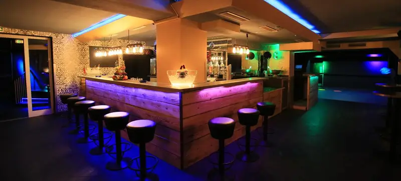 Foto 1 von GOLDEN CIRCLE LOUNGE (ehemals: Pfau Club)